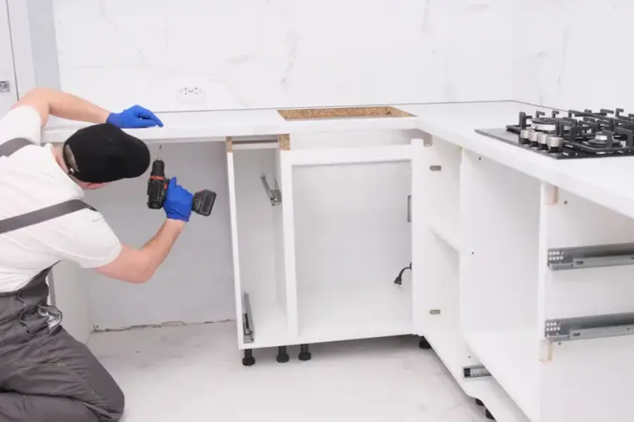 How To Identify When You Need Cabinet Repair Services in Sunrise, FL